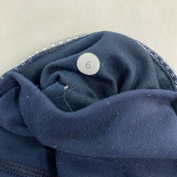 Womens Lululemon Mid Rise Blue White Crop Leggings~Size 6 - Picture 2 of 7
